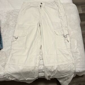 Cream American Eagle Cargo Pants NEVER WORN but no tags